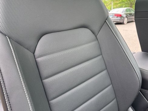 New 2025 Volkswagen Atlas SEL image 33
