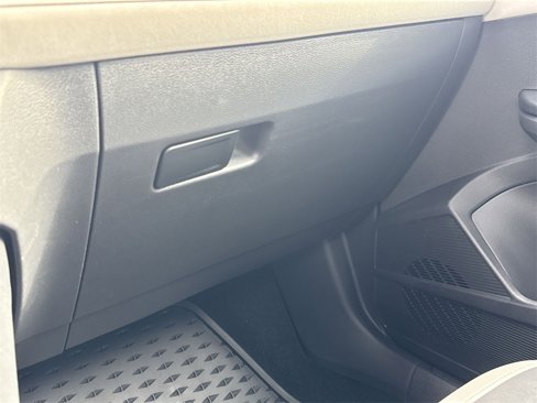 New 2025 Volkswagen Taos SE image 42