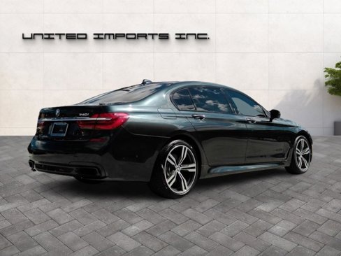 Used 2019 BMW 740i w/ Executive Package image 5