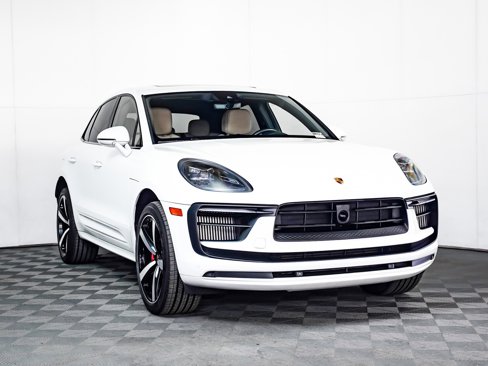 Certified 2023 Porsche Macan S image 8