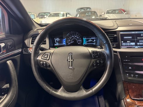 Used 2015 Lincoln MKS AWD w/ Equipment Group 201A image 28