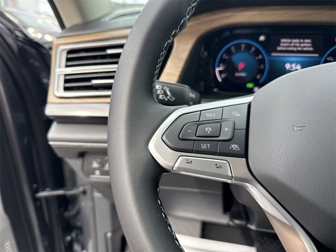 New 2025 Volkswagen Atlas SE image 19