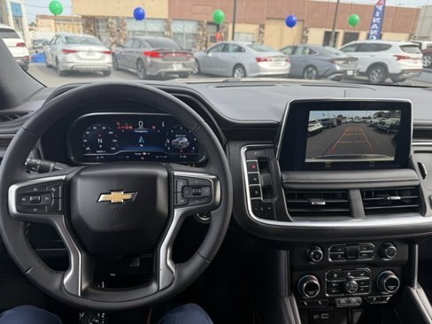Used 2023 Chevrolet Suburban LT image 14
