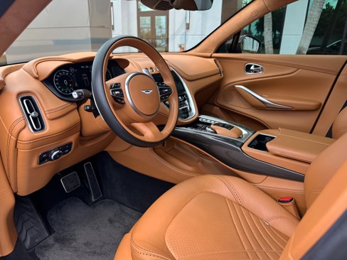 Used 2021 Aston Martin DBX image 6