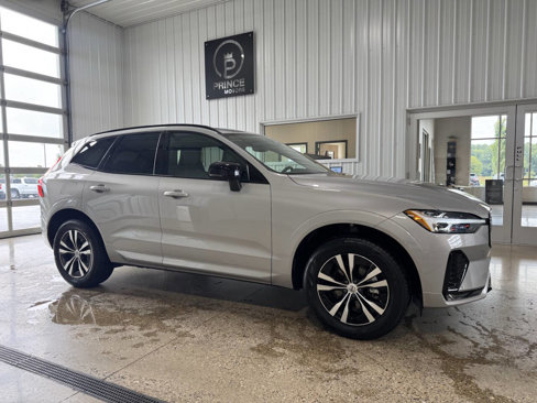 Used 2024 Volvo XC60 B5 Core image 14