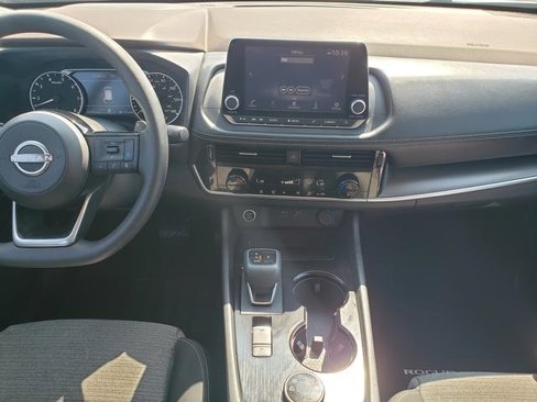 Used 2023 Nissan Rogue SV image 16