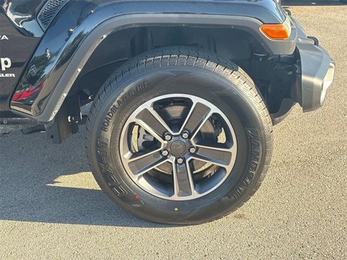 Used 2023 Jeep Wrangler Sahara image 11
