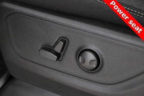 New 2025 RAM 1500 4x4 Crew Cab image 19