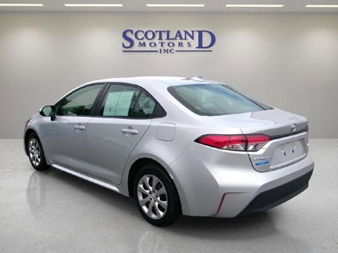 Used 2025 Toyota Corolla LE image 8
