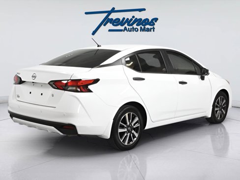 Used 2024 Nissan Versa S w/ S Plus Package image 2