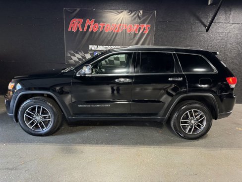 Used 2017 Jeep Grand Cherokee Limited image 2