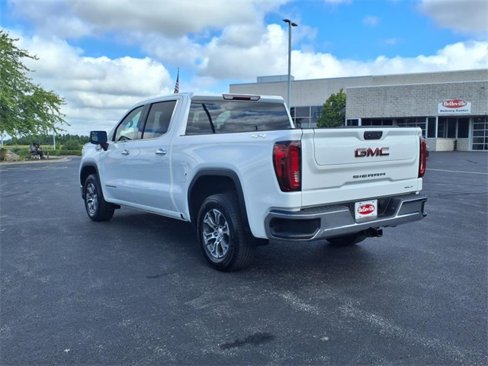 Used 2025 GMC Sierra 1500 SLT image 2