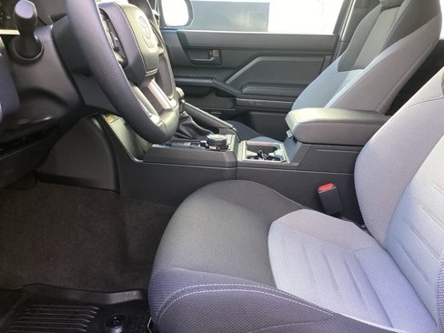 Used 2025 Toyota 4Runner 4WD image 3