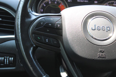Used 2020 Jeep Cherokee Trailhawk image 37