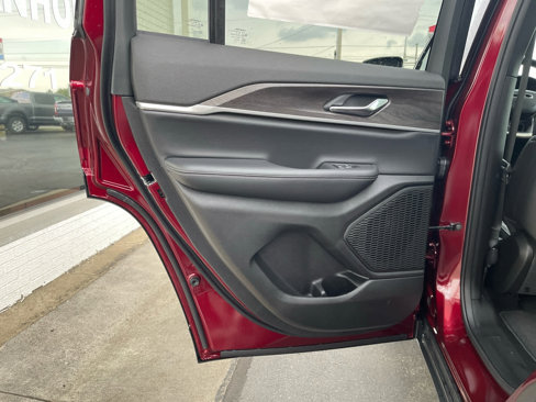 New 2025 Jeep Grand Cherokee Limited image 15