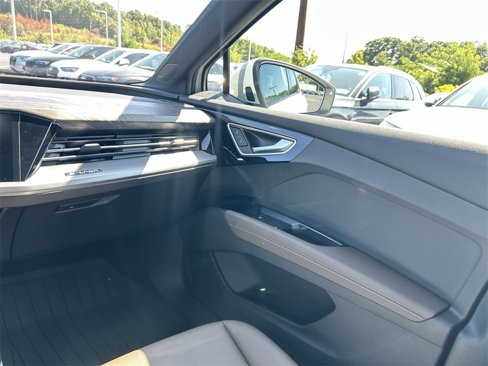 New 2025 Audi Q4 e-tron Premium Plus image 11