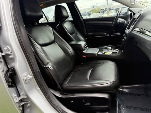 Used 2020 Chrysler 300 Limited image 19