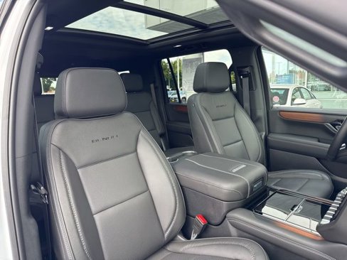Used 2025 GMC Yukon XL Denali image 15