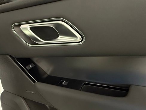 Used 2026 Land Rover Range Rover Velar S image 29