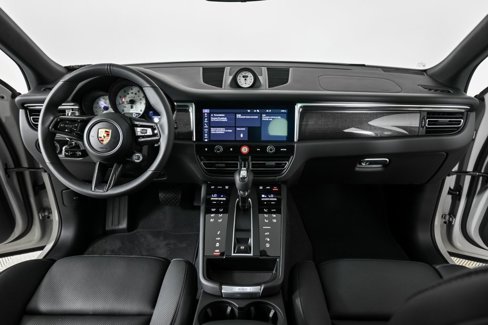 New 2026 Porsche Macan GTS image 18