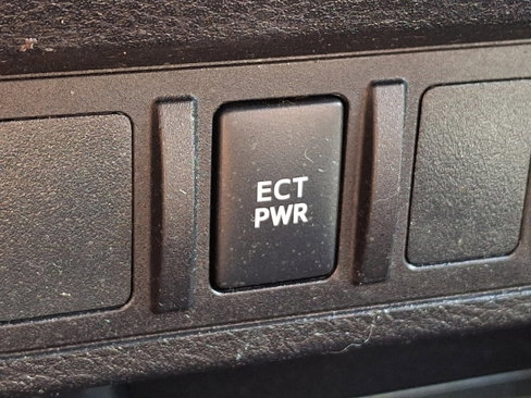 Used 2022 Toyota Tacoma TRD Off-Road image 23