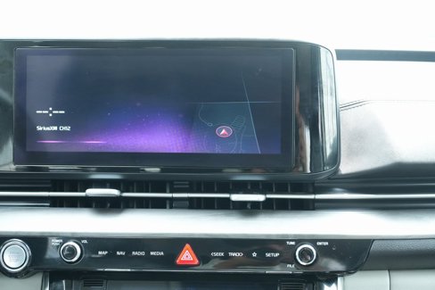 Used 2024 Kia Carnival EX image 35