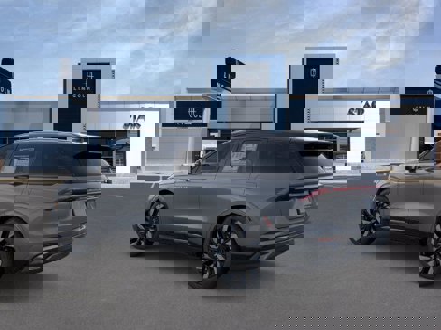 New 2025 Lincoln Nautilus Reserve w/ Jet Appearance Package image 4