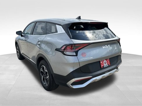 Used 2023 Kia Sportage LX image 4