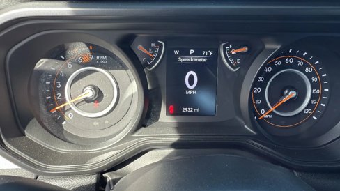 Used 2024 Jeep Wrangler Sport image 15