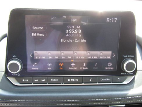 Used 2022 Nissan Rogue SV image 17