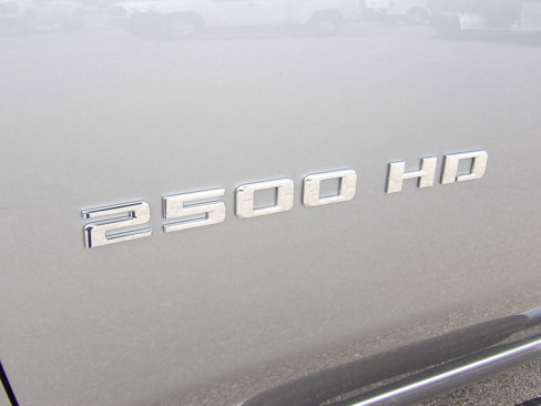 Used 2025 Chevrolet Silverado 2500 W/T image 40
