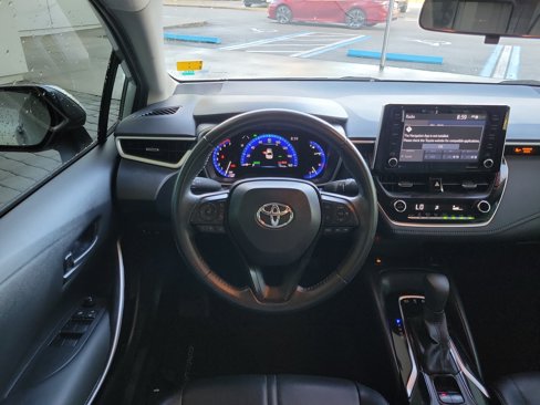 Used 2022 Toyota Corolla LE image 25