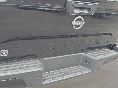 Used 2025 Nissan Frontier SV image 5