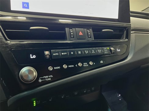 Certified 2024 Lexus ES 300h w/ Premium Package image 20