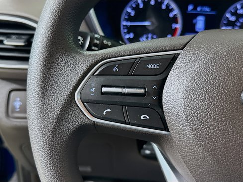 Used 2020 Hyundai Santa Fe SE image 11