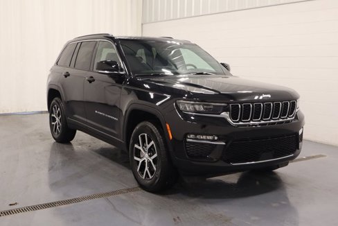 New 2025 Jeep Grand Cherokee Limited image 2