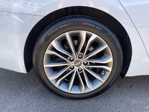Used 2015 Hyundai Genesis 3.8 image 28