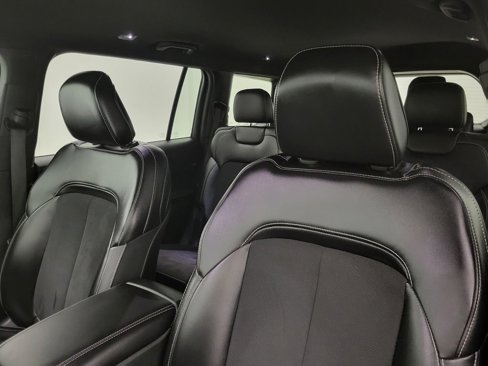 Used 2024 Jeep Grand Cherokee L Laredo image 33