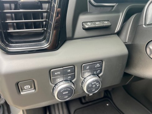 Used 2024 GMC Sierra 1500 AT4 w/ Technology Package image 23
