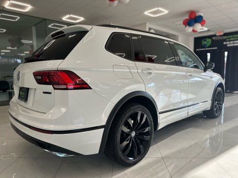 Used 2021 Volkswagen Tiguan SE R-Line image 12