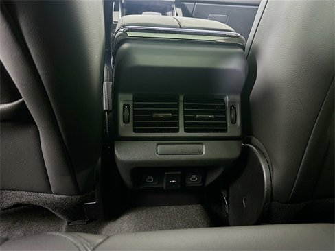 Used 2026 Land Rover Range Rover Evoque Dynamic SE image 25