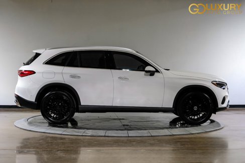Used 2025 Mercedes-Benz GLC 300 image 9