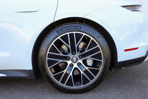 Used 2020 Porsche Taycan Turbo image 12