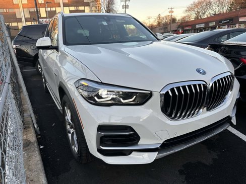 Used 2023 BMW X5 xDrive45e image 1