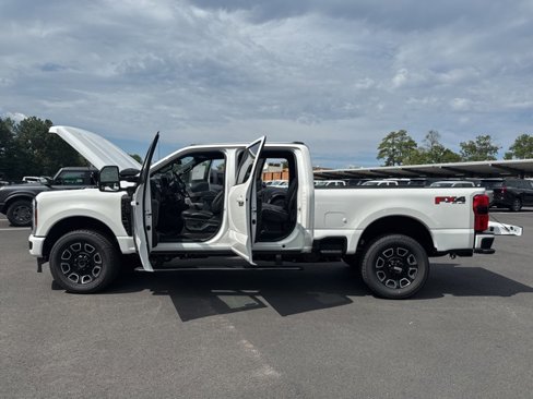 New 2026 Ford F250 Platinum image 24