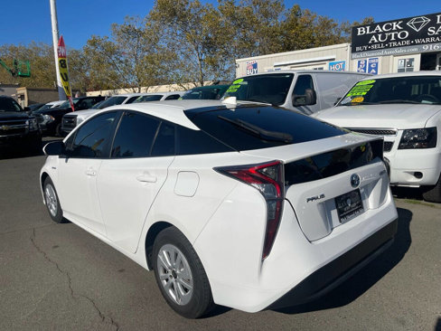 Used 2017 Toyota Prius Two image 4
