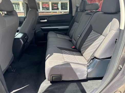 Used 2018 Toyota Tundra SR5 w/ SR5 Upgrade Package image 11