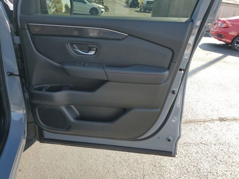 Certified 2025 Honda Pilot Black Edition image 33