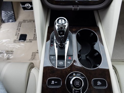 New 2025 Bentley Bentayga image 39