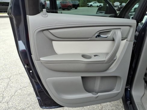 Used 2015 GMC Acadia SLE image 36